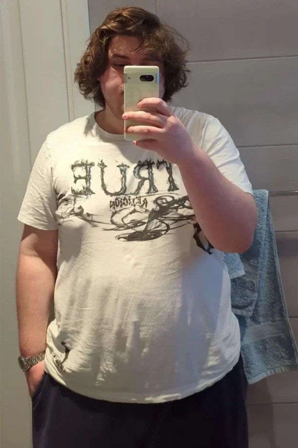 One year weightloss dedication — before and after photo — Bodybuilding on GlowUps