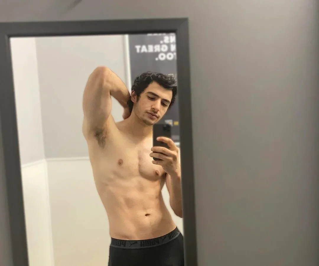 Accutane treatment and gym — before and after photo — General Glowups on GlowUps