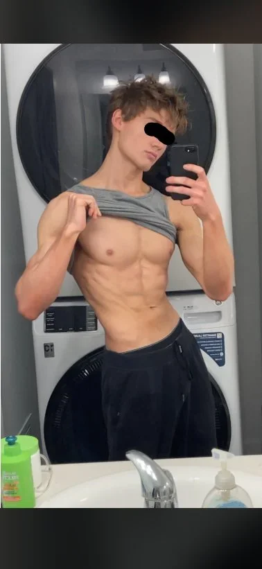 22 to 25 weight loss progress — before and after photo — Bodybuilding on GlowUps